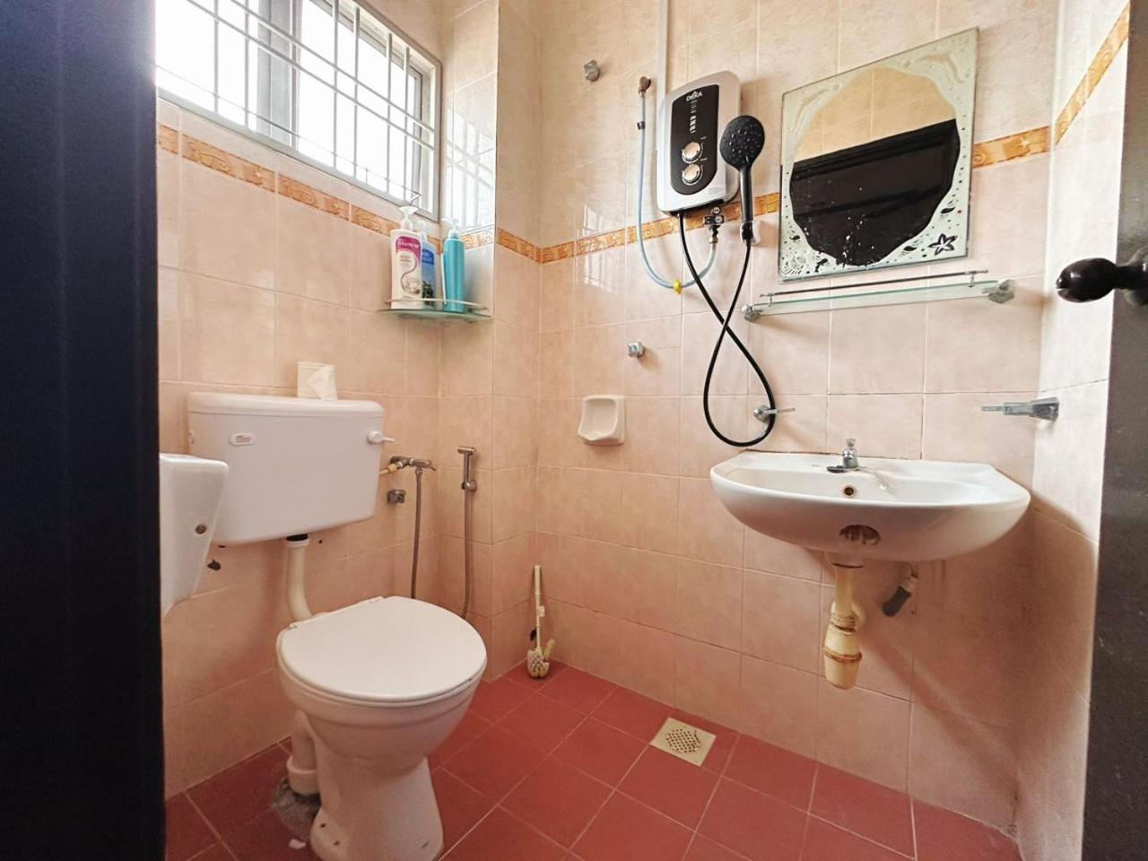 Stay N rest sweet home 185 Seremban Buitenkant foto
